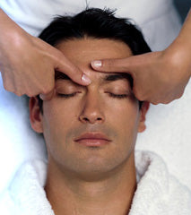 Trattamento viso uomo a persona